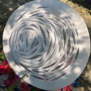 NWOT Oversized White Floppy Hat Sun Hat Wide Brim